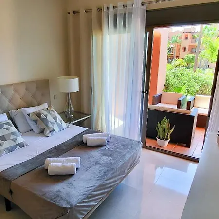 Pj Luxury Sotoserena אסטפונה