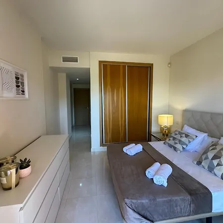 Pj Luxury Sotoserena אסטפונה