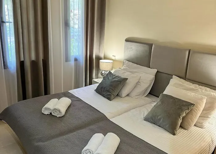 Pj Luxury Sotoserena